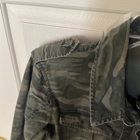 Buffalo David Bitton - Marine style Camouflage Button Down Top.  Size M - Picture 5 of 7